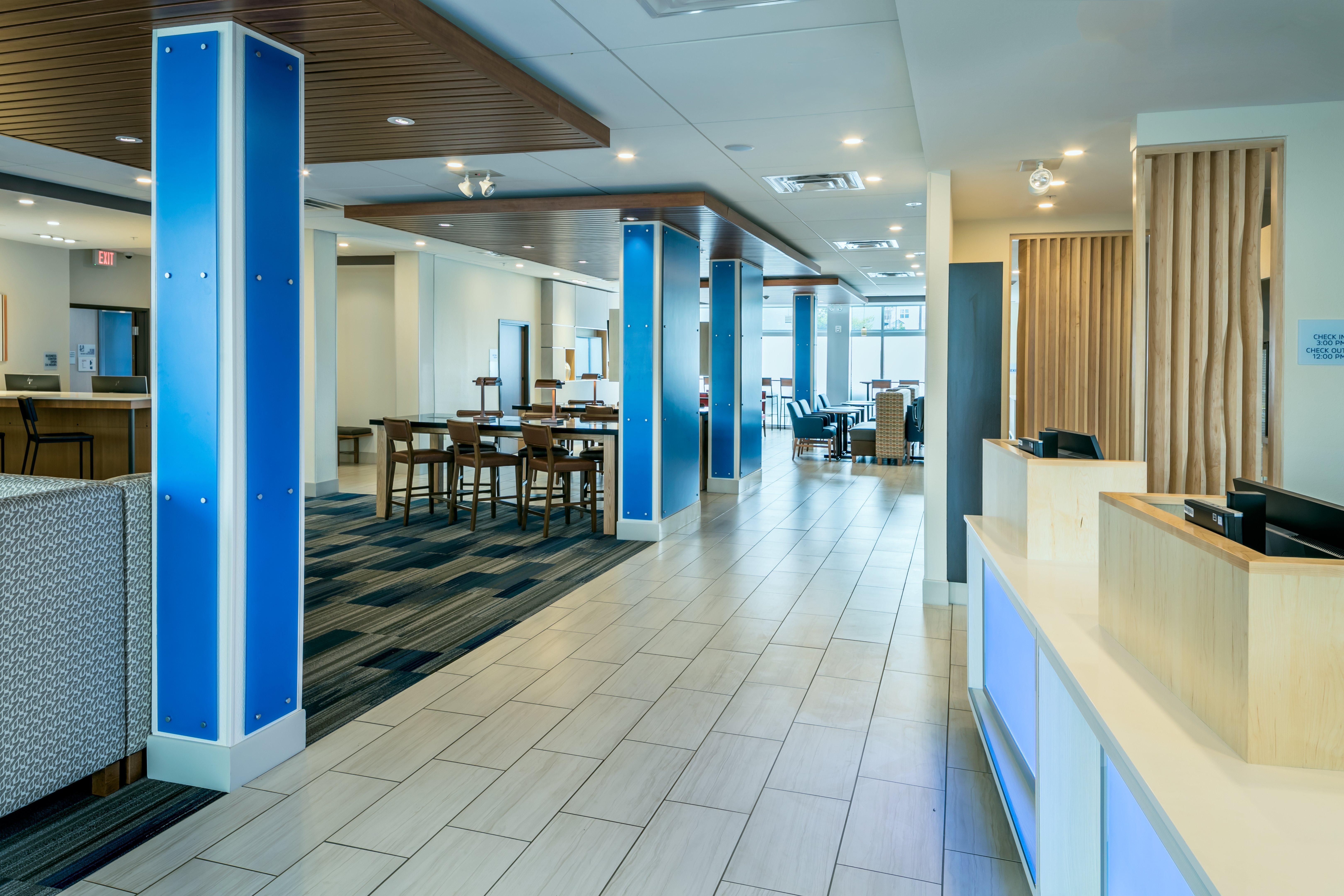 Holiday Inn Express & Suites - Medford By Ihg Екстер'єр фото