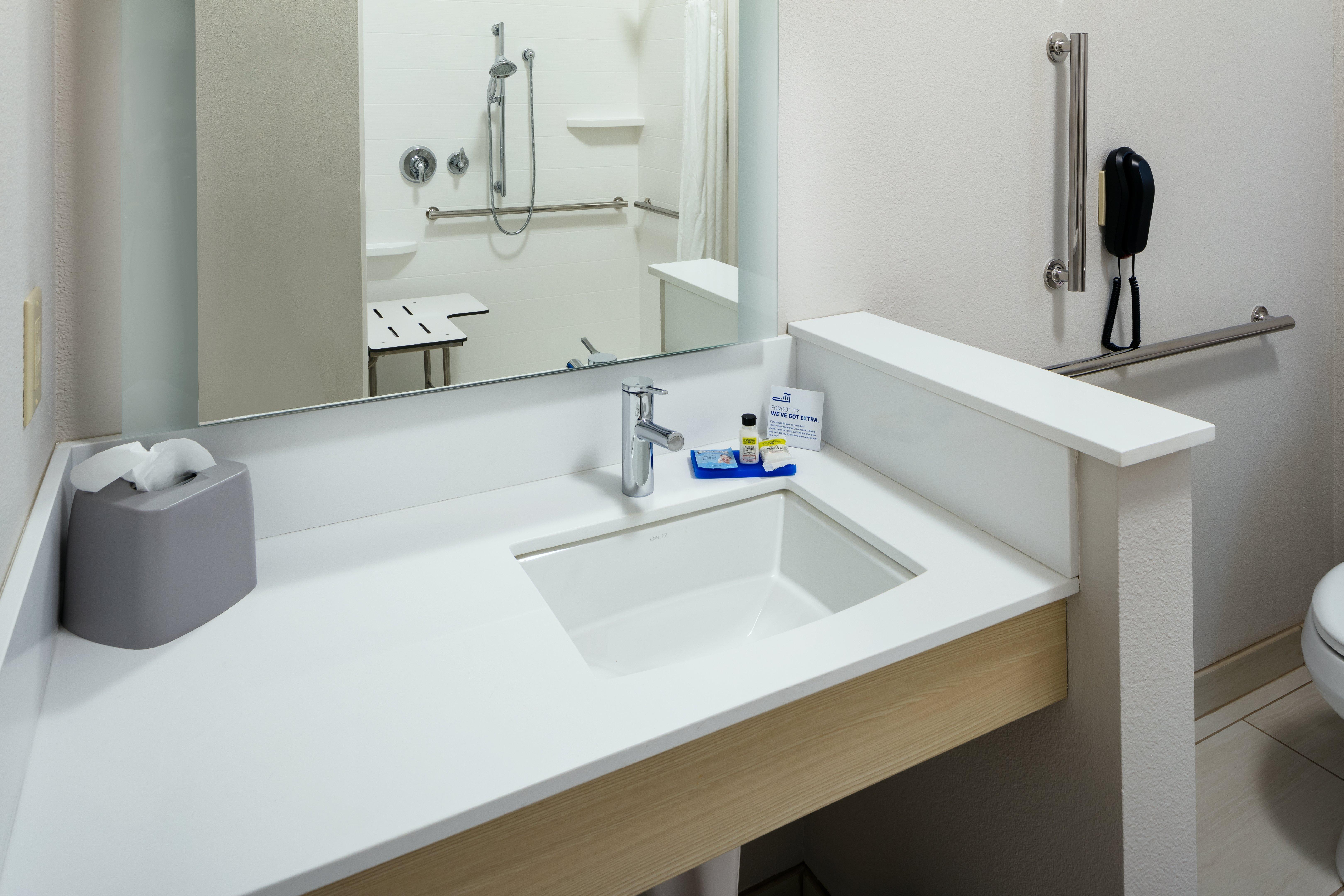 Holiday Inn Express & Suites - Medford By Ihg Екстер'єр фото