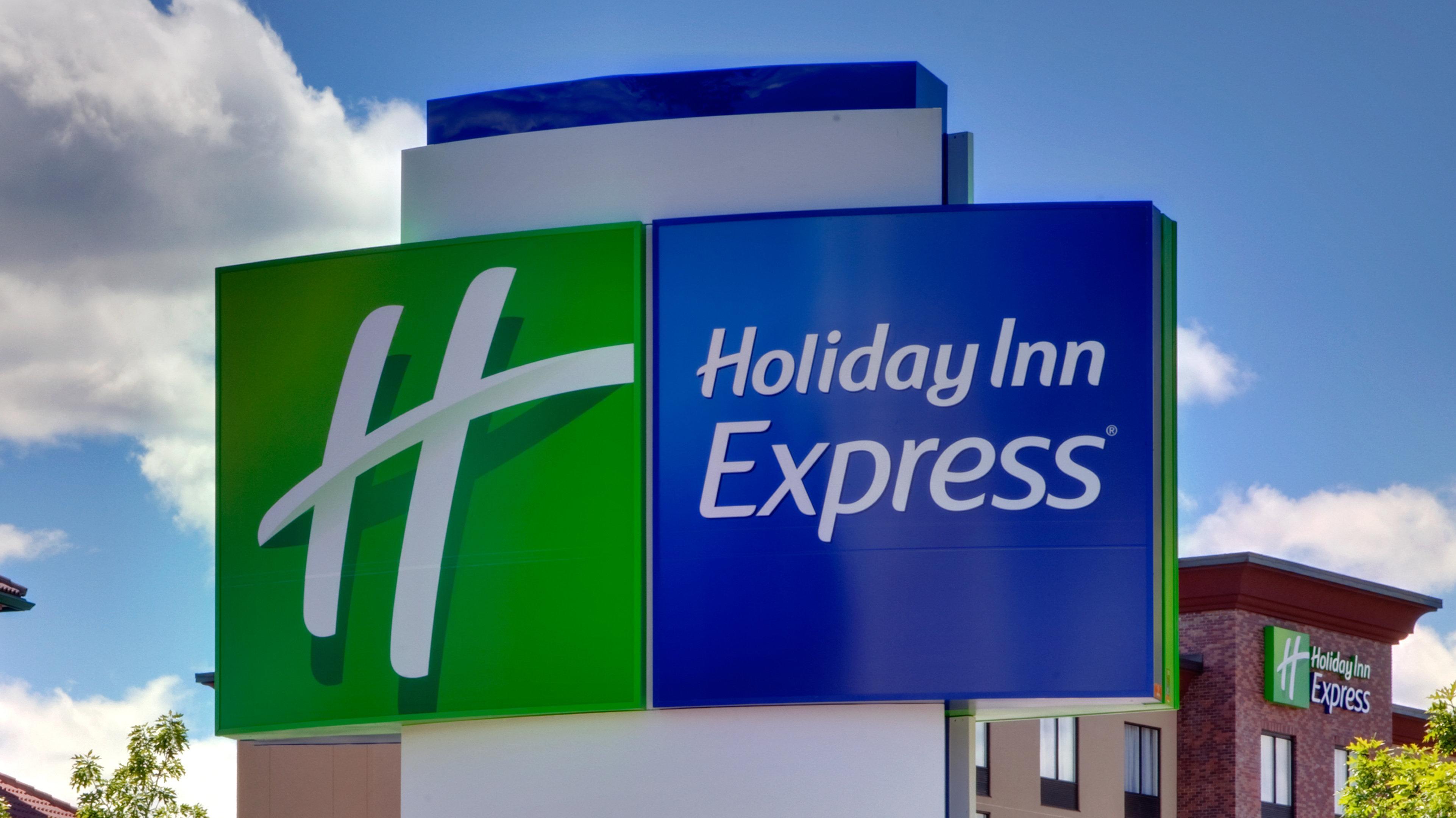 Holiday Inn Express & Suites - Medford By Ihg Екстер'єр фото