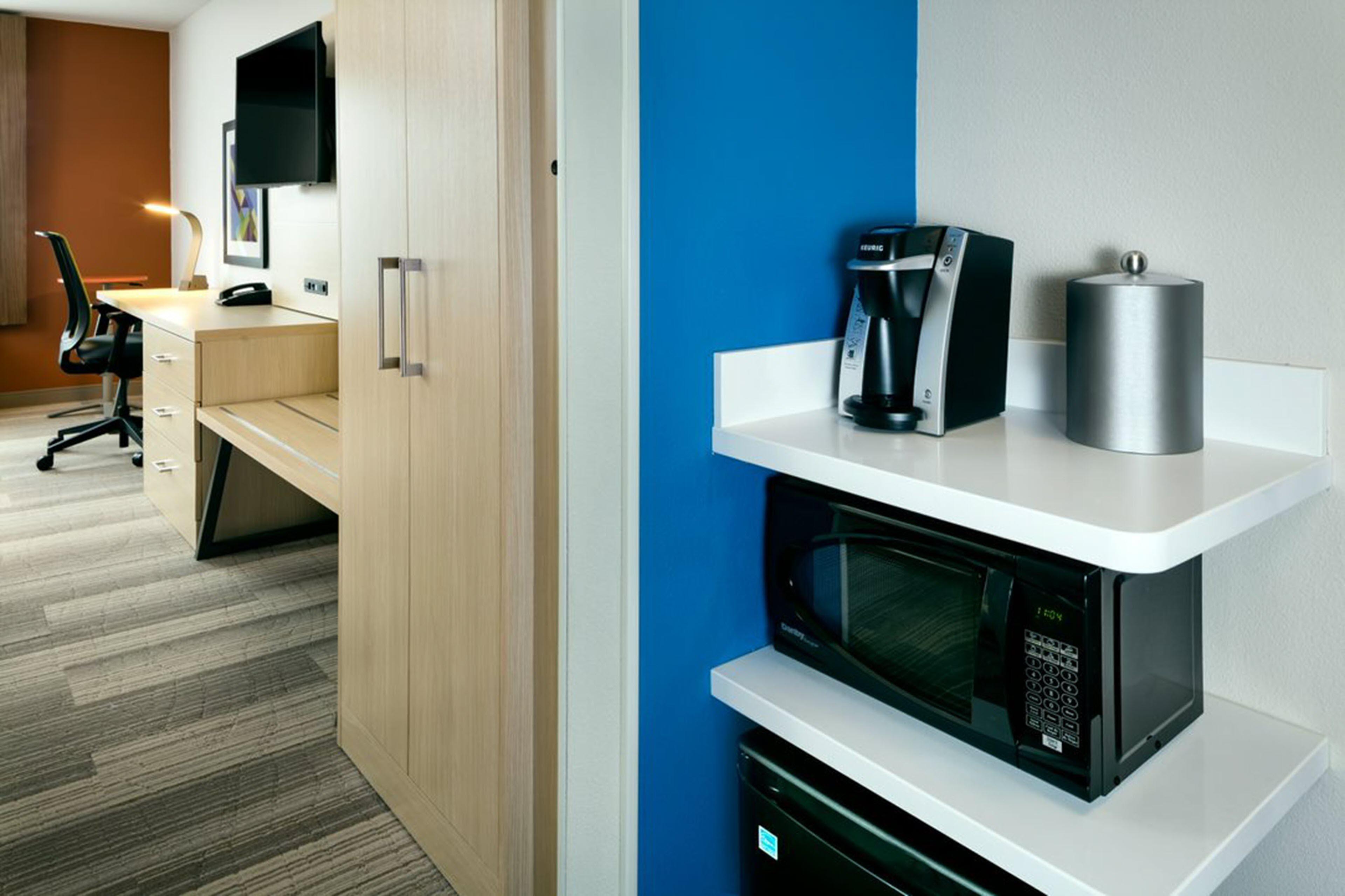 Holiday Inn Express & Suites - Medford By Ihg Екстер'єр фото