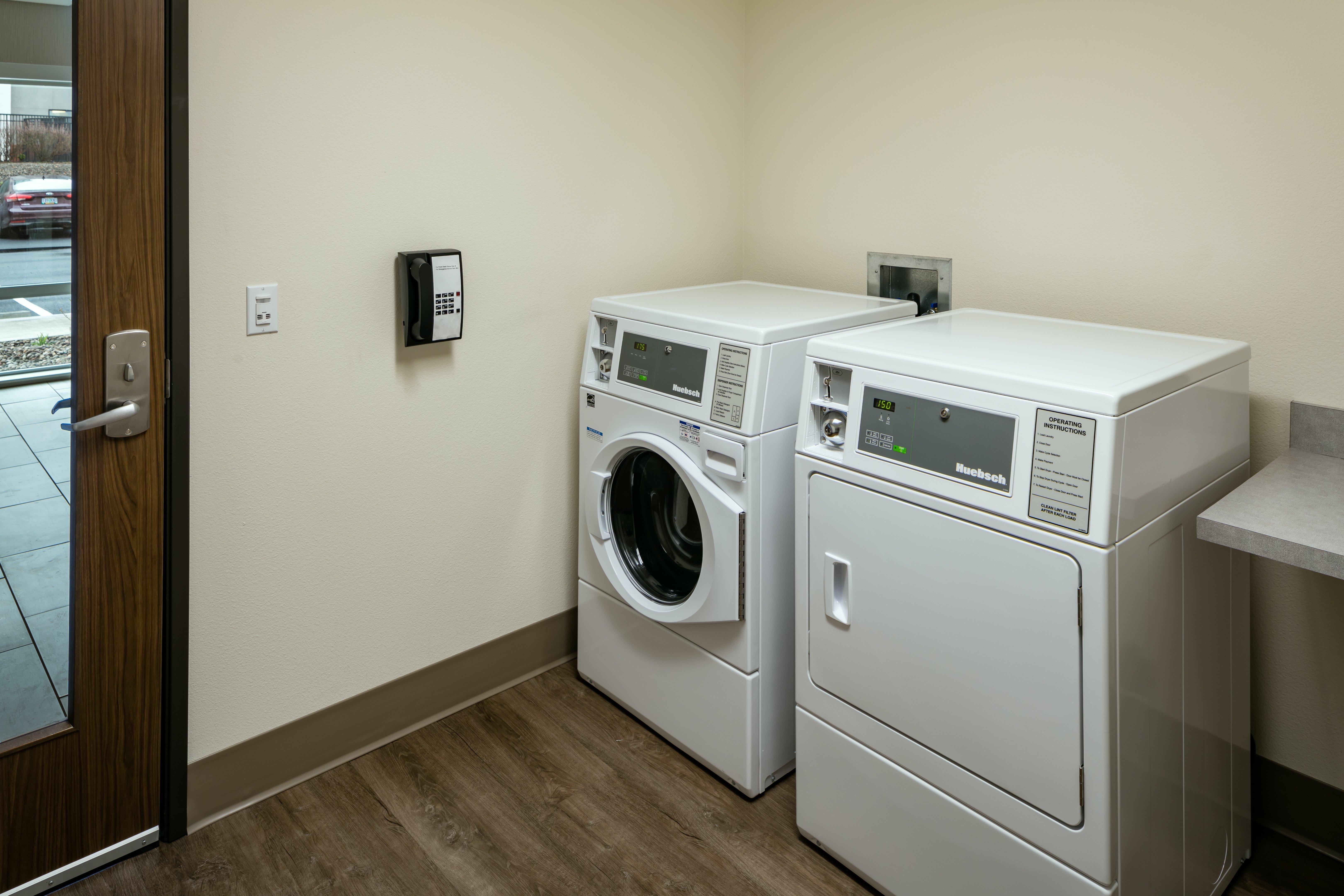 Holiday Inn Express & Suites - Medford By Ihg Екстер'єр фото